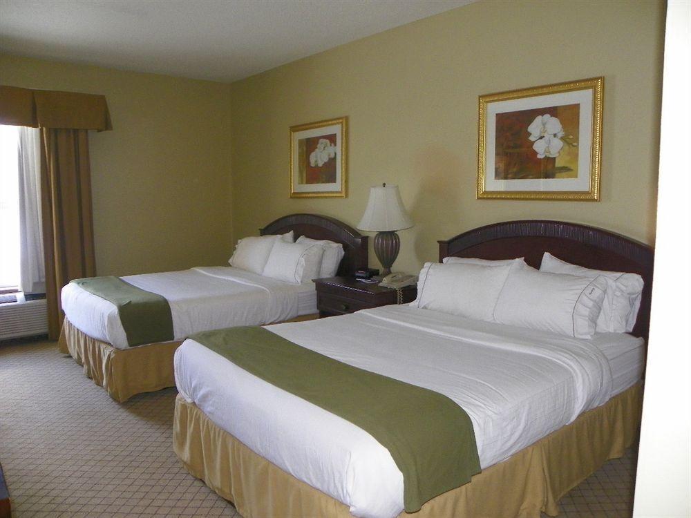 Express By Ihg Hotel 2*
