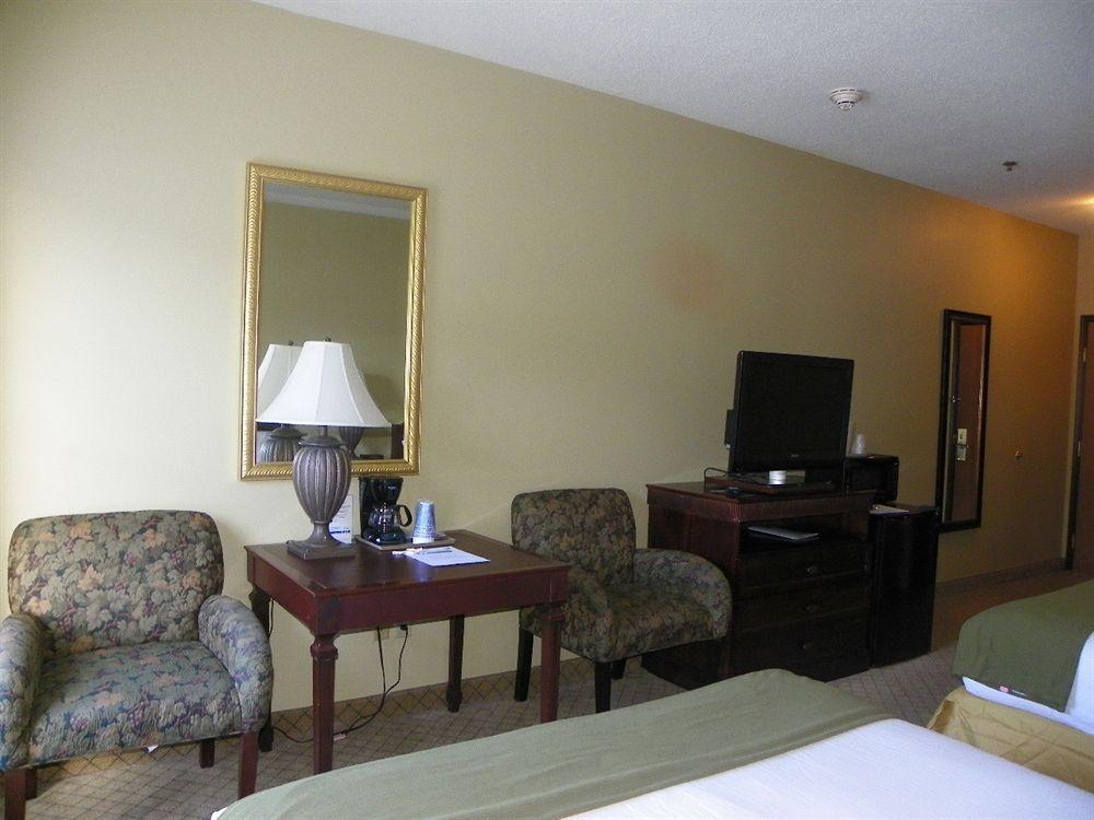 Express By Ihg Hotel